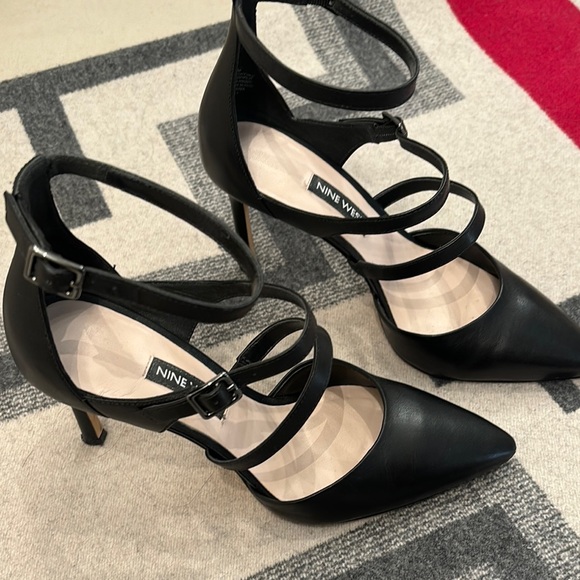 Nine West Black Heels with Strappy Design and Pointed Toe - Picture 2 of 5
